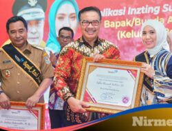 Pj Gubernur Bahtiar dan Ketua PKK Sofha Marwah Dikukuhkan Jadi Bapak dan Bunda Asuh Anak Stunting
