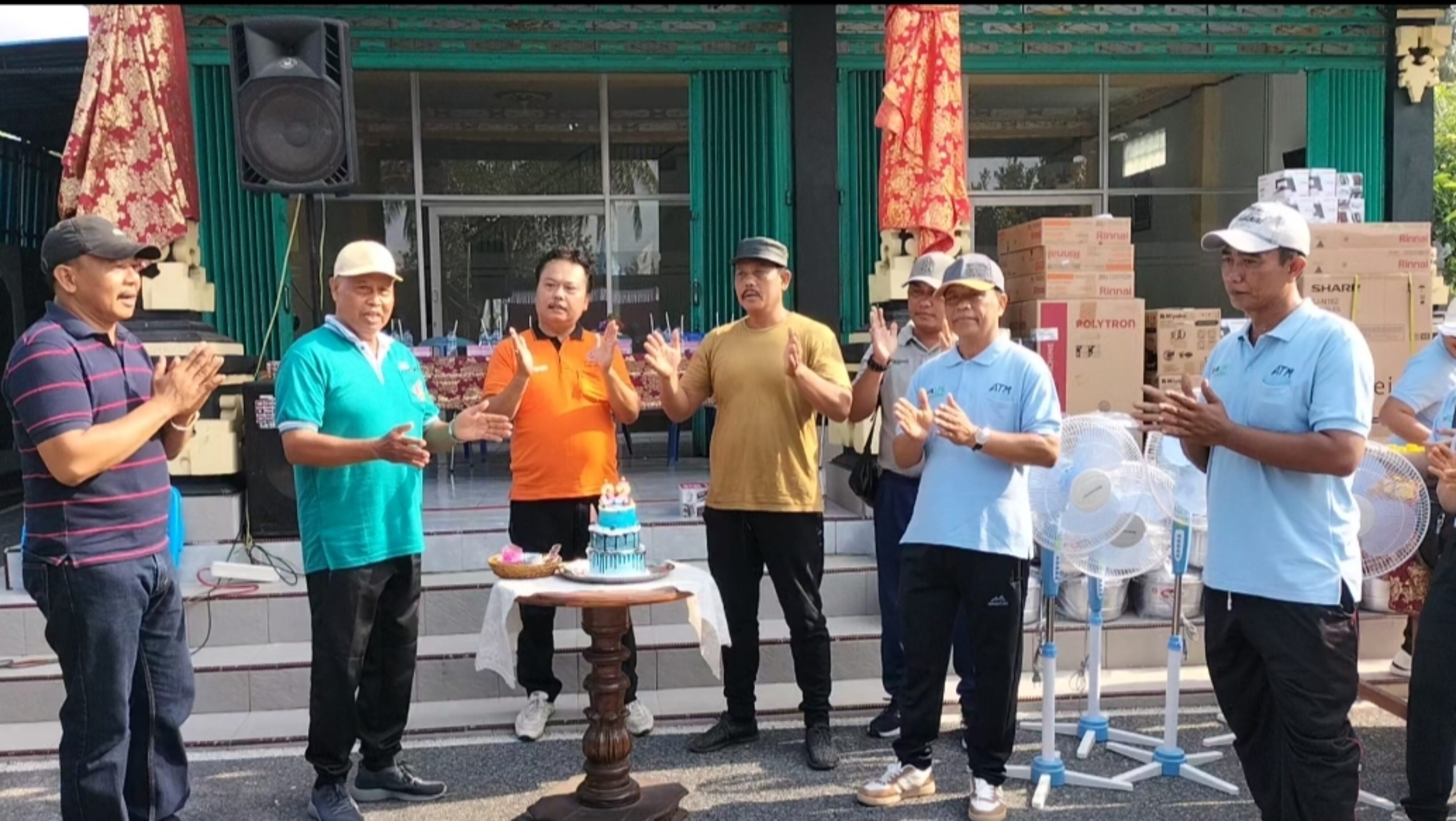 Banjir Door Prize, Antusias Ratusan Masyarakat Desa Yehembang Sambut HUT LPD ke-32 