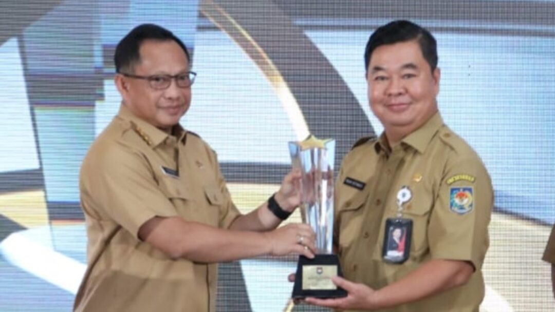 Kemendagri BerAKHLAK Awards 2023: Ditjen Dukcapil Borong 4 Penghargaan