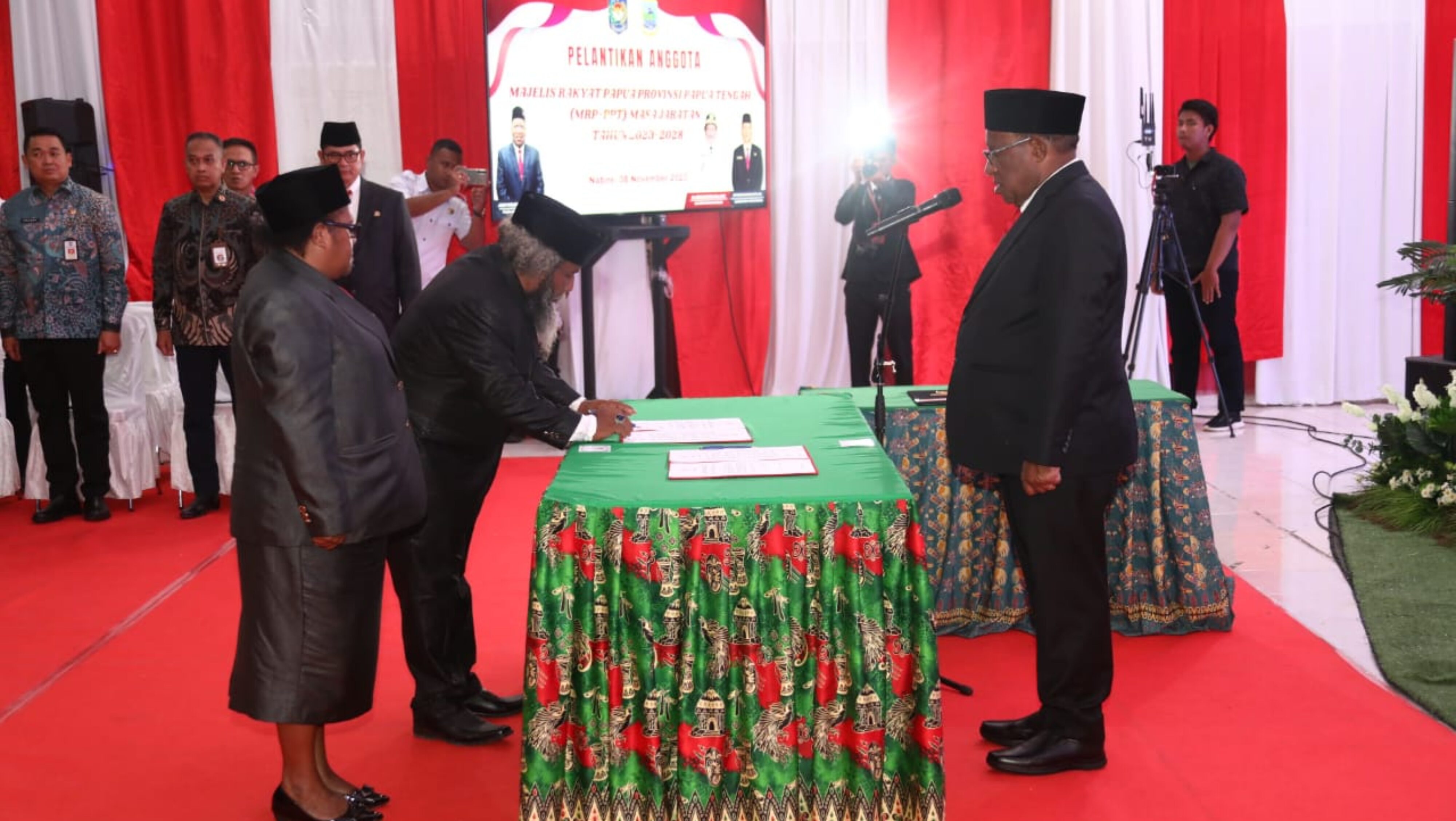 Wamendagri Minta Anggota MRP Provinsi Papua Tengah Kawal Pelaksanaan Pemilu-Pilkada Serentak 2024