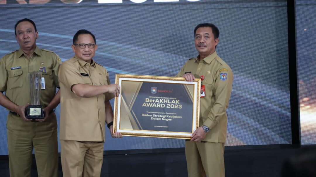 BSKDN Raih Penghargaan The Most Responsive Participant dalam Kemendagri BerAKHLAK Award 2023