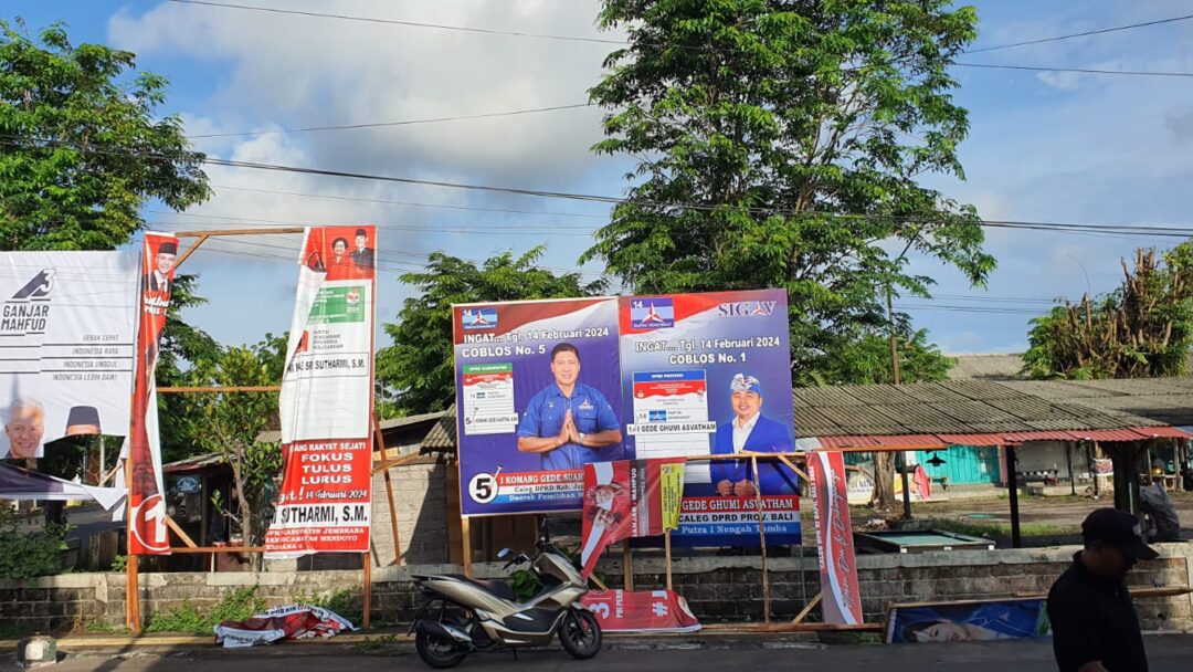 Astaga..! Baliho Capres-Cawapres dan Caleg PDIP di Jembrana Dirusak, Diduga Kesengajaan