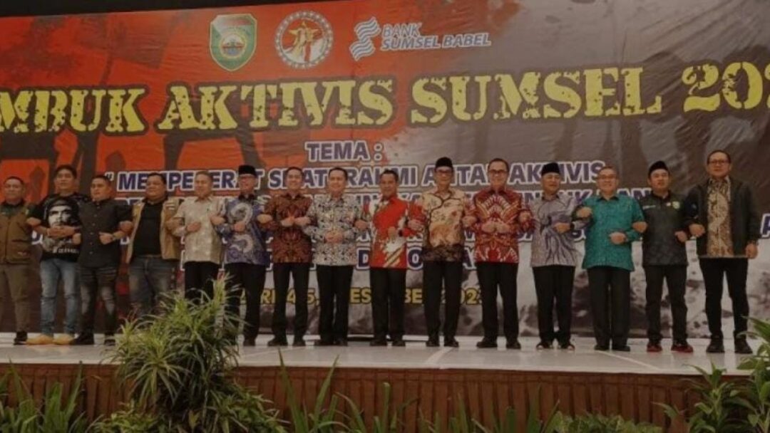 Rembuk Aktivis Sumsel, Pj Bupati Hani Syopiar Rustam Terima Penghargaan