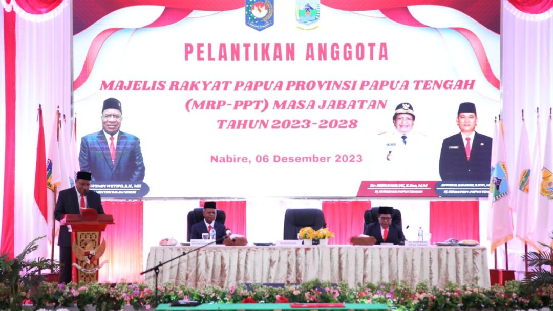 Wamendagri Resmi Lantik Anggota Pokja Agama MRP Provinsi Papua Tengah