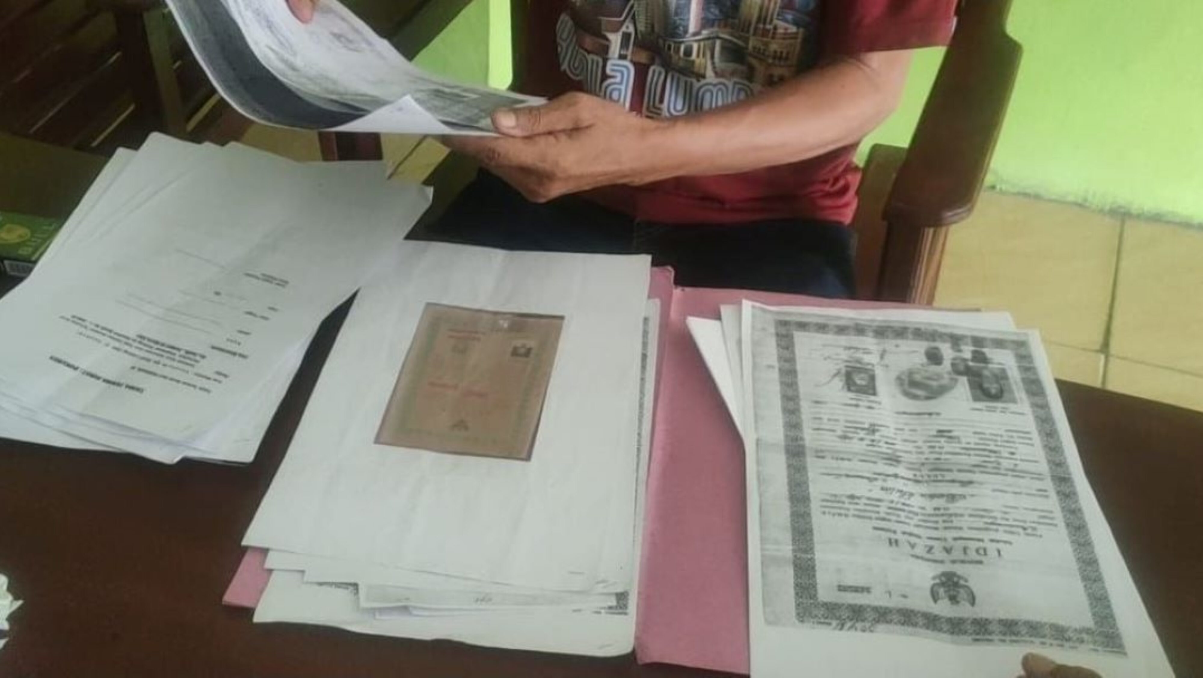 Timbulnya Kecurigaan Masyarakat Terhadap Kepala Desa Panagan Ratu Yang Gunakan Ijazah Palsu