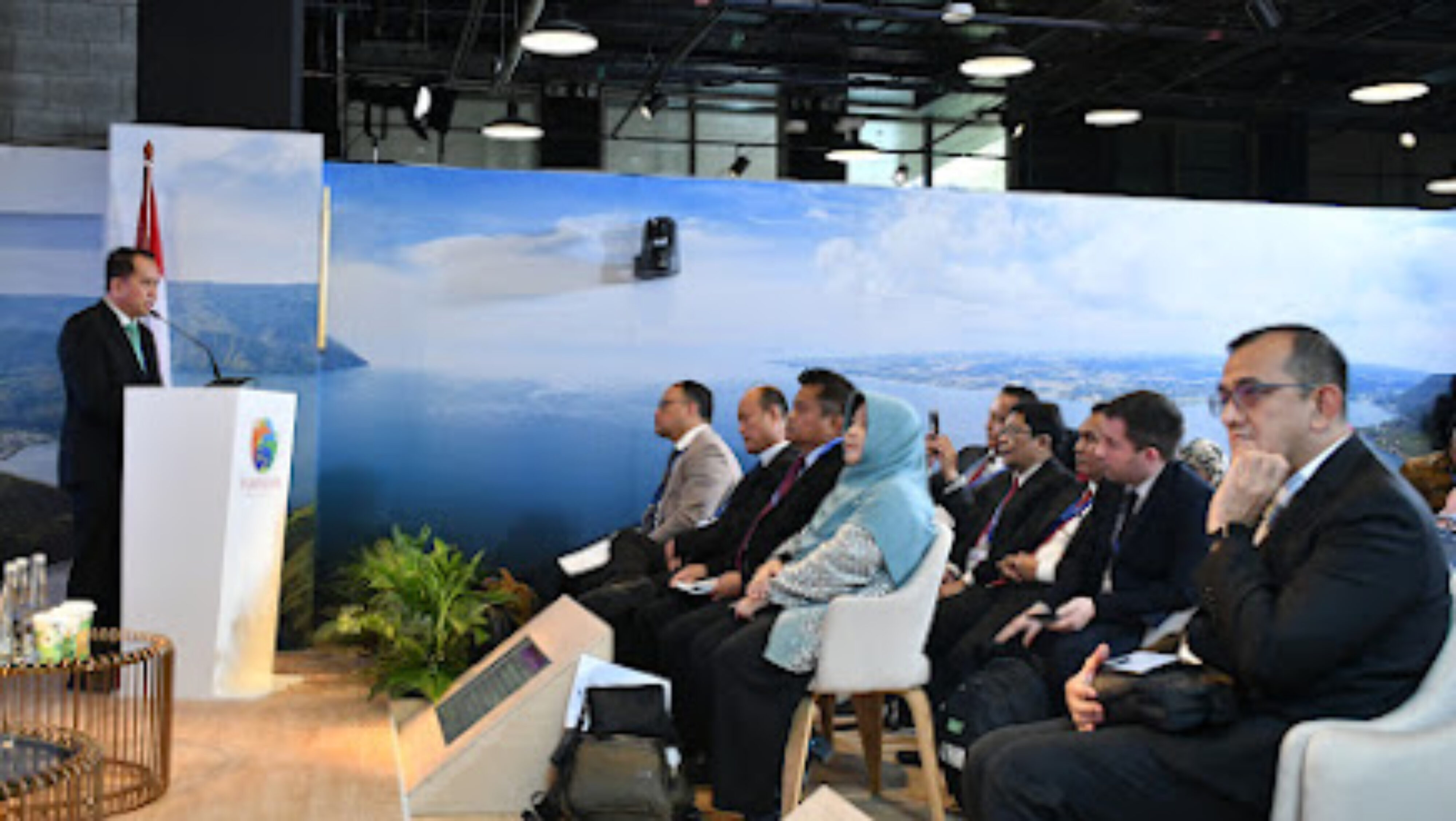 Pj Gubernur Sumsel di Dubai Presentasi Keberhasilan Penanganan Karhutla