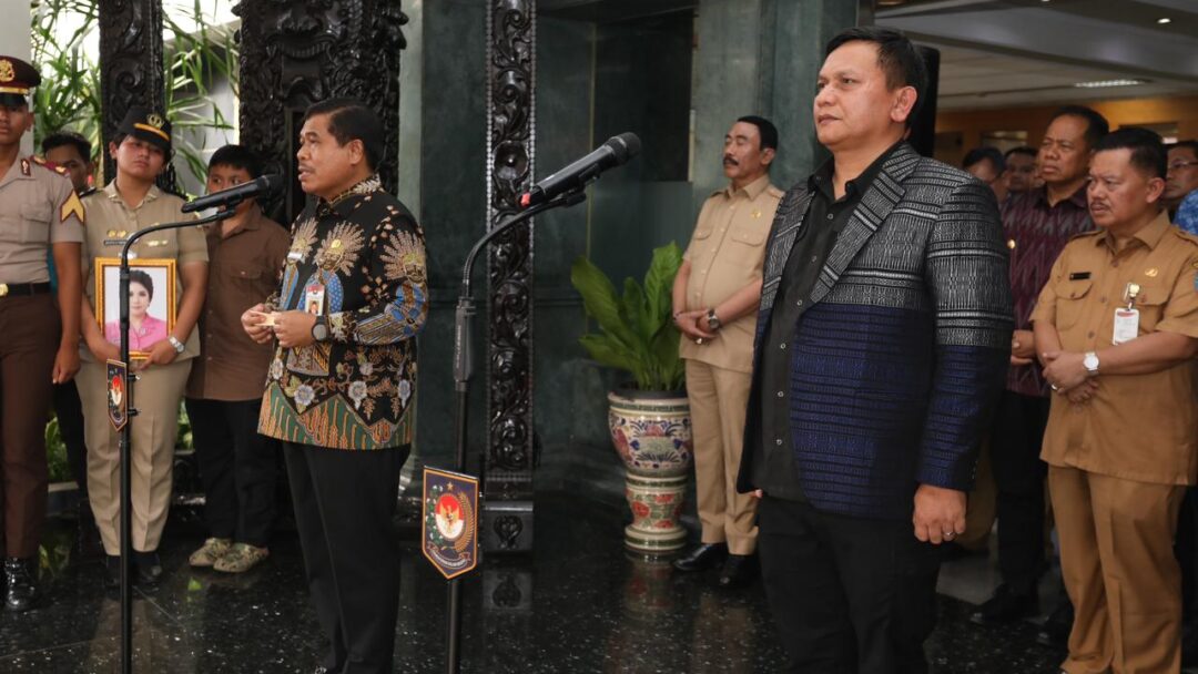 Sampaikan Duka Cita, Sekjen Kemendagri Lepas Jenazah Kepala Biro Keuangan Dan Aset