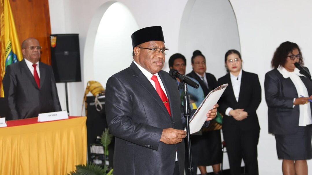 Wamendagri Lantik 41 Anggota MRP Provinsi Papua Pegunungan Masa Jabatan 2023-2028