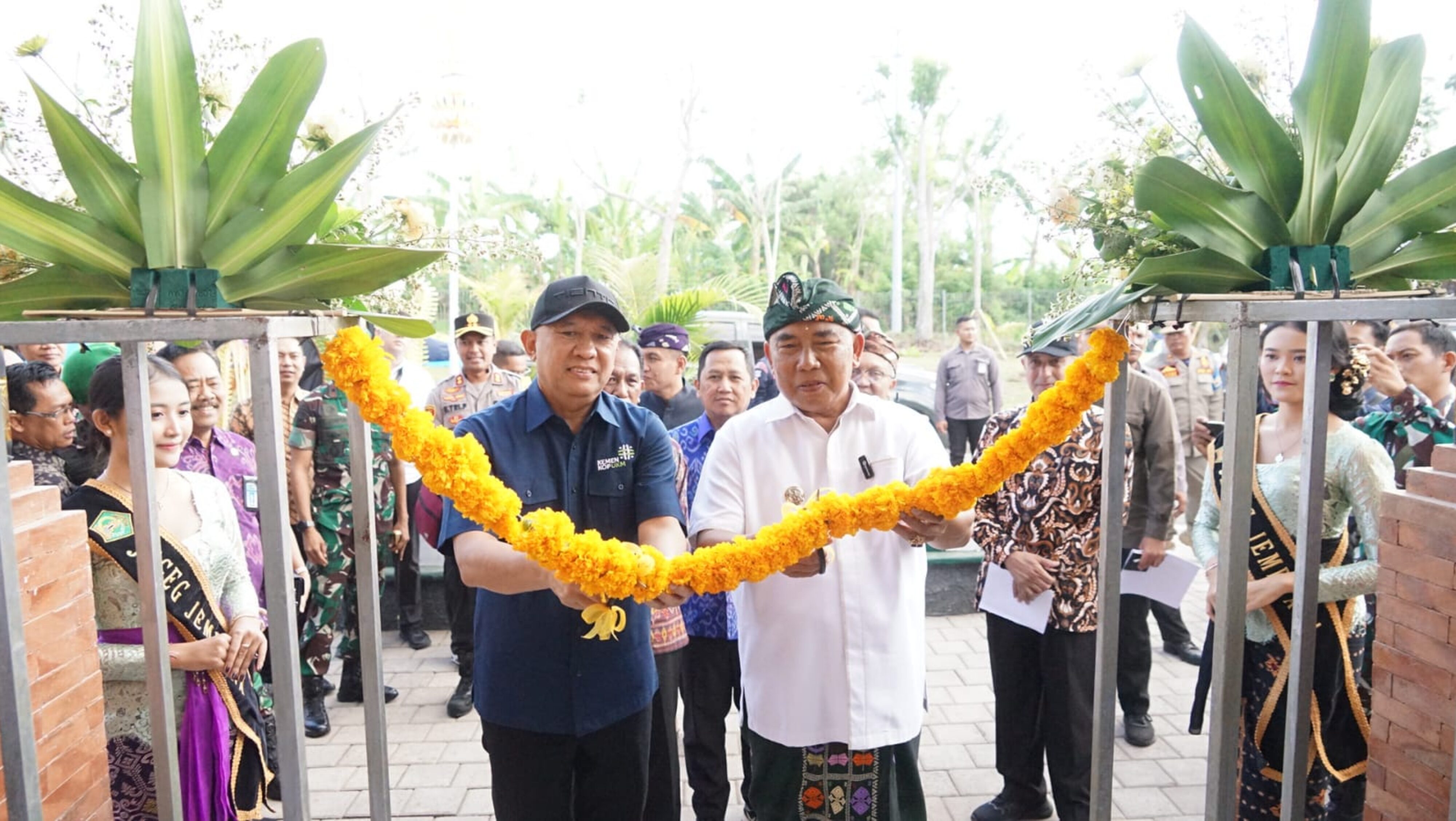 Menteri Teten Masduki Resmikan RPB Komoditas Kakao Jembrana