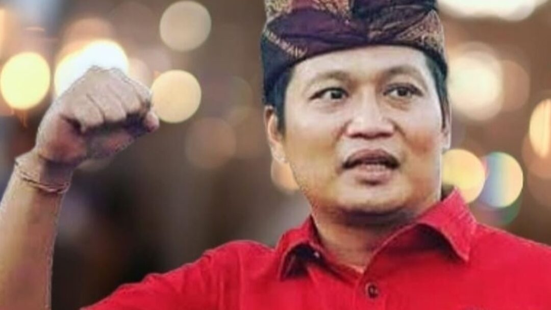 Baliho Ganjar-Mahfud di Rusak Kembang Hartawan Buka Suara