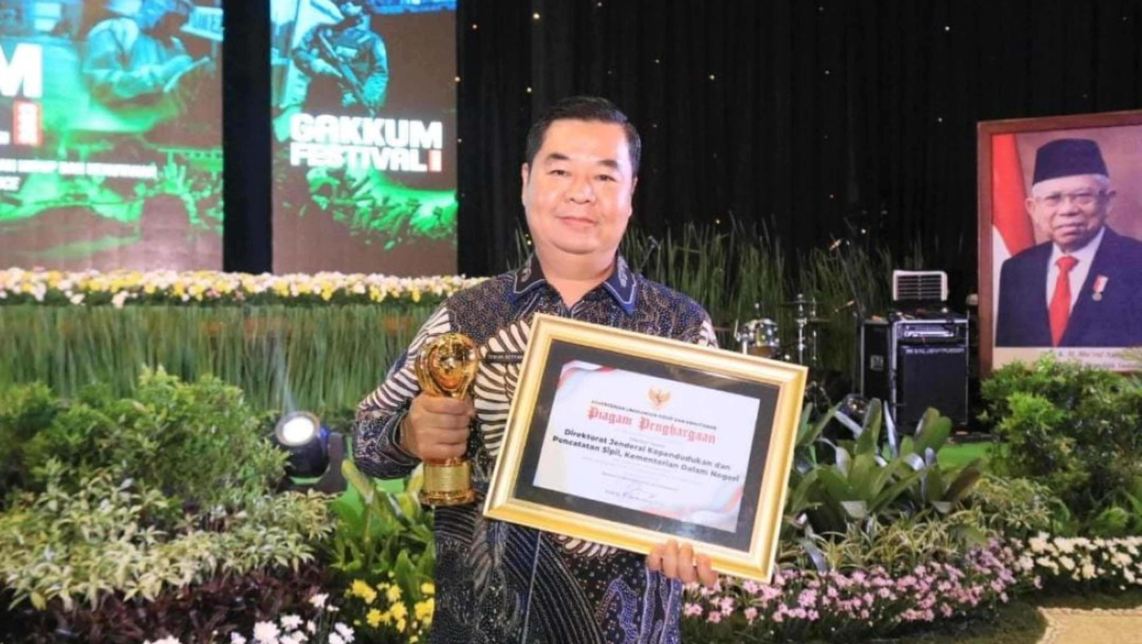 Dukcapil Kemendagri Terima Gakkum Award 2023 Dari KLHK