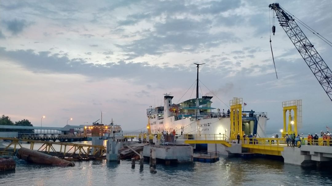 Ujicoba Sandar Kapal KMP Jatra II di Dermaga IV Berhasil