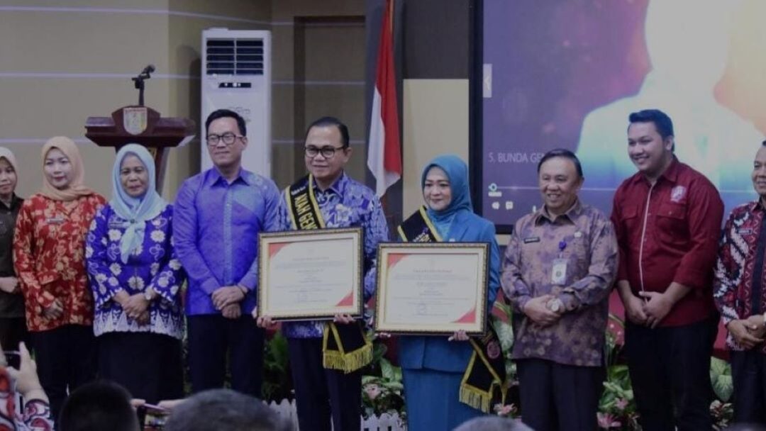 Hani S Rustam dan Merry Hani Dinobatkan Sebagai Ayah Bunda Genre Banyuasin