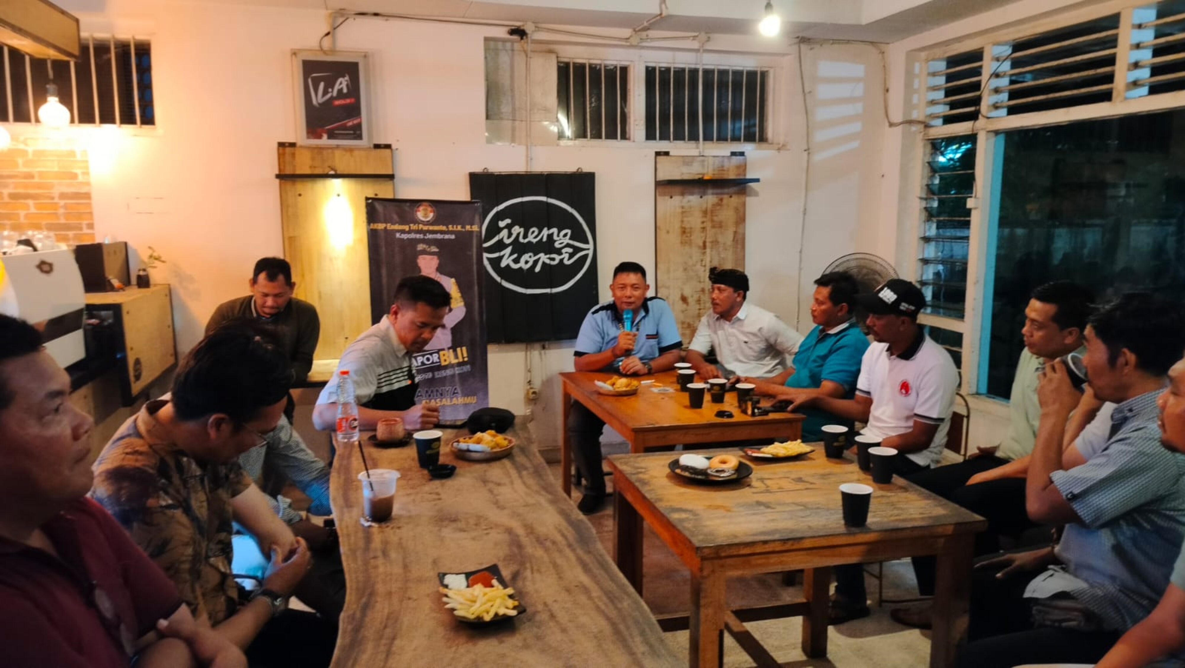 Kapolres Jembrana Gelar Ngopi Bareng dengan Tokoh Masyarakat, Bahas Permasalahan Kamtibmas