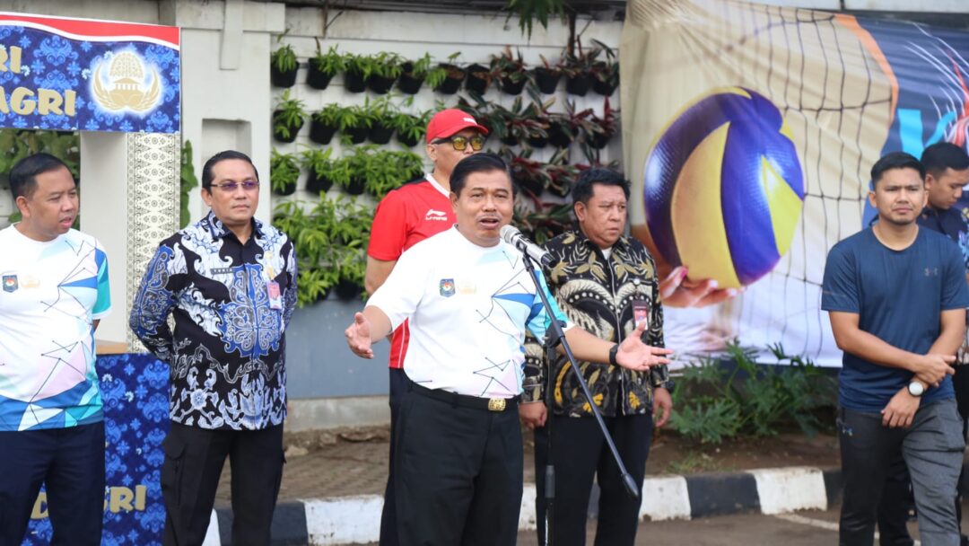 Sekjen Kemendagri Buka Turnamen Bola Voli Lingkup Kemendagri Dan BNPP Tahun 2024
