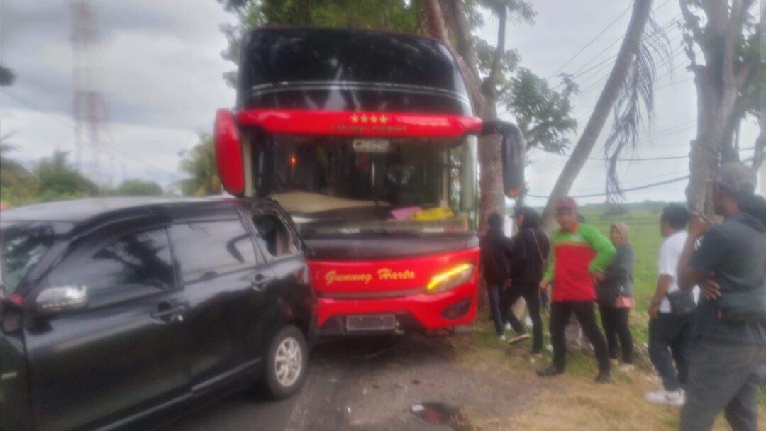 Kecelakaan Beruntun di Jembrana Bali, 3 Bus dan 1 Mobil Rusak