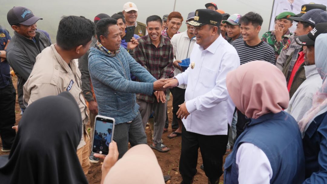 Petani di Malino Mengeluh Kekurangan Modal, Pj Gubernur Bahtiar Telepon Bank Sulselbar Untuk Salurkan KUR