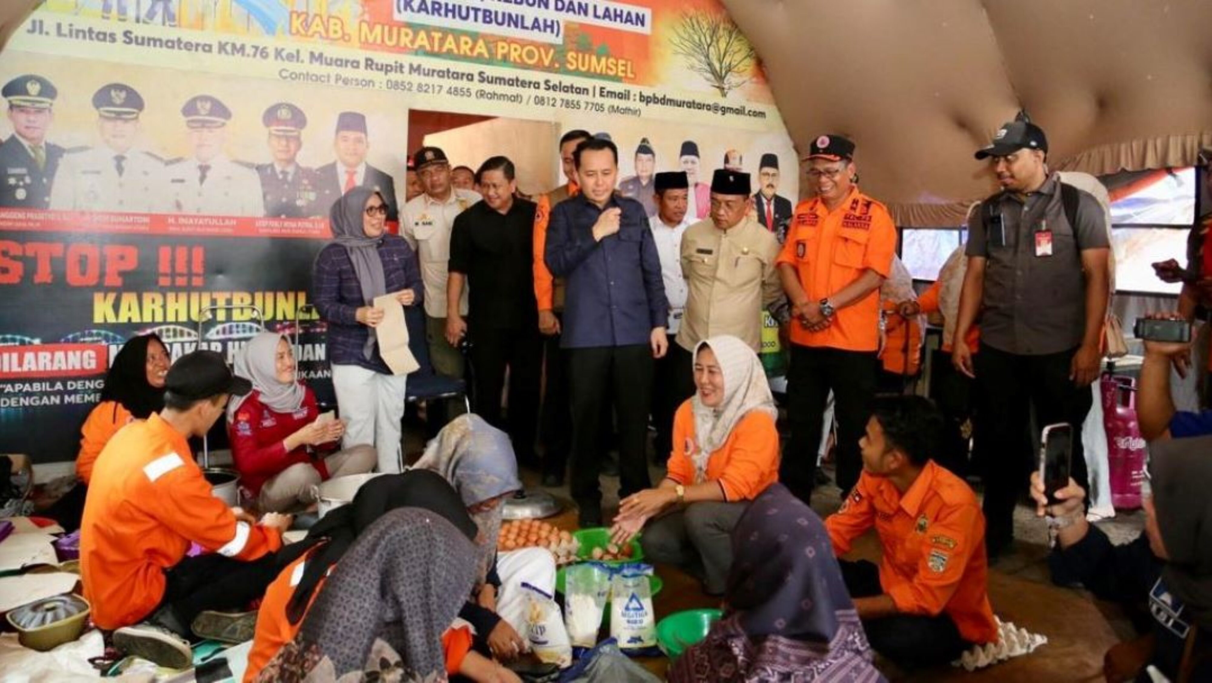Pj Gubernur Agus Fatoni Tinjau Banjir di Muratara, Salurkan Bantuan dan Imbau Masyarakat Jaga Lingkungan