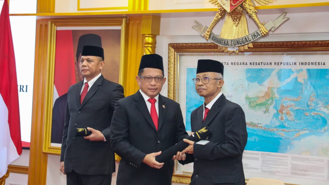 Lantik 2 Pejabat Pimpinan Tinggi Madya, Mendagri Sampaikan Sejumlah Arahan Penting