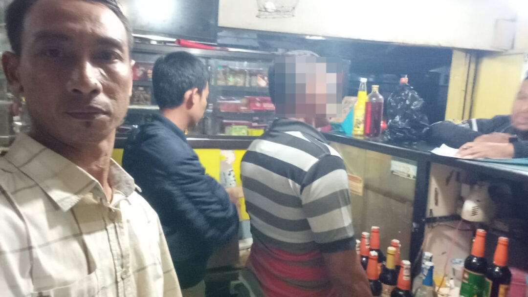 Sat Narkoba Polres Garut Amankan Puluhan Botol Minuman Keras
