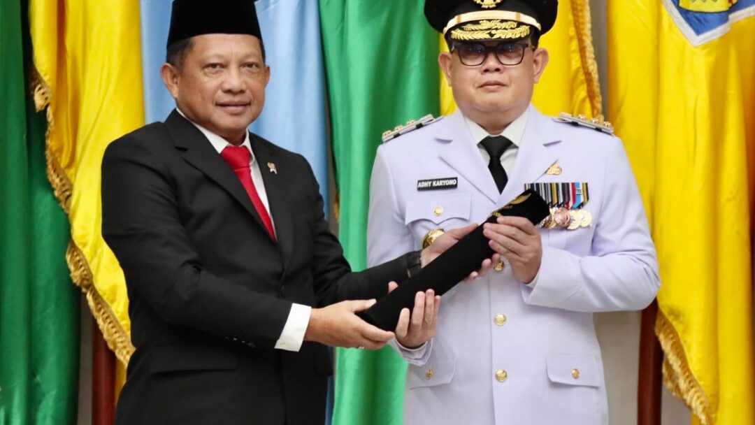 Mendagri Lantik Adhy Karyono sebagai Pj. Gubernur Jatim