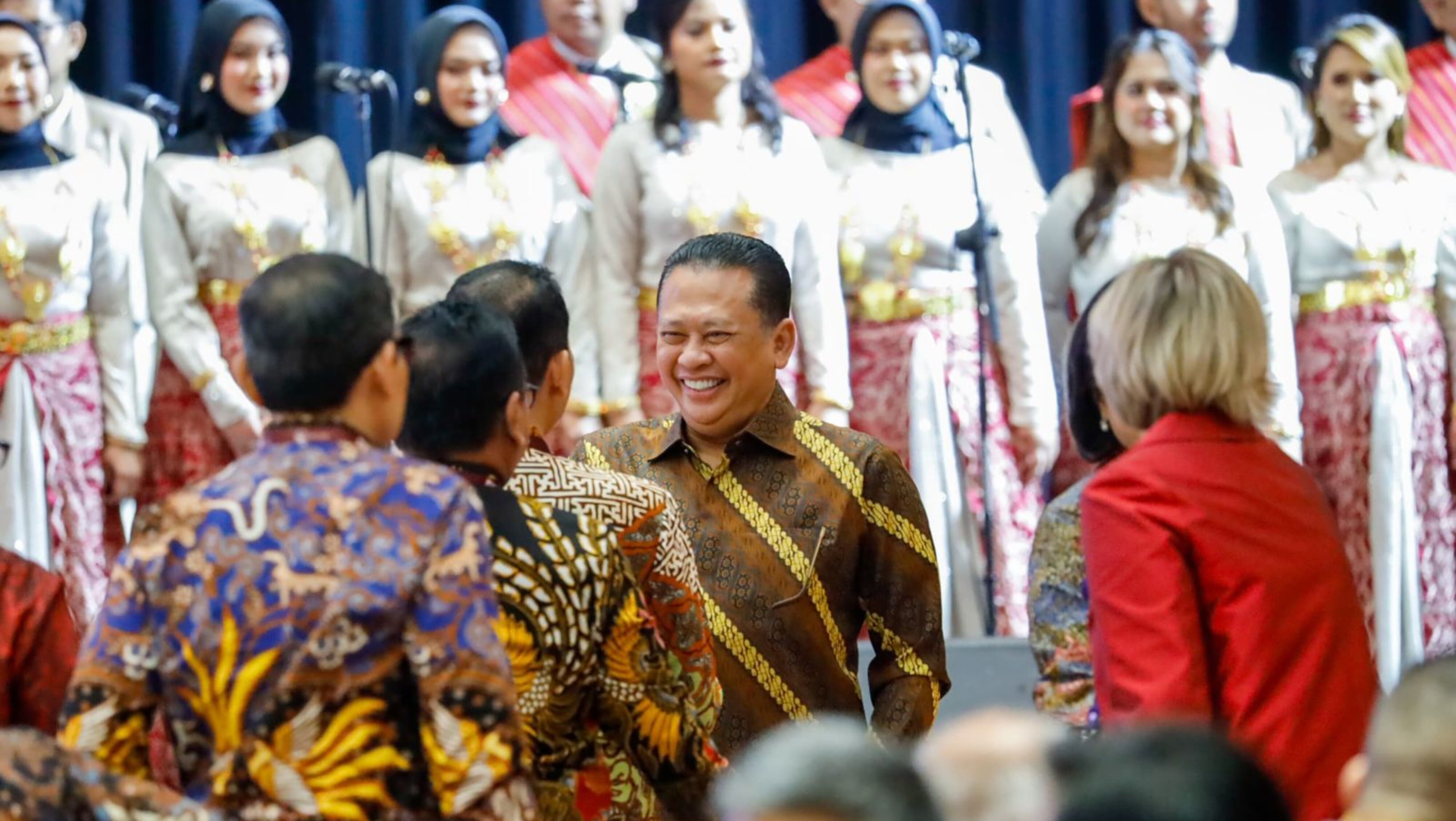 Rapat Tahun OJK, Ketua MPR RI Bamsoet Optimistis Perekonomian Nasional Meningkat Pasca Pemilu 2024