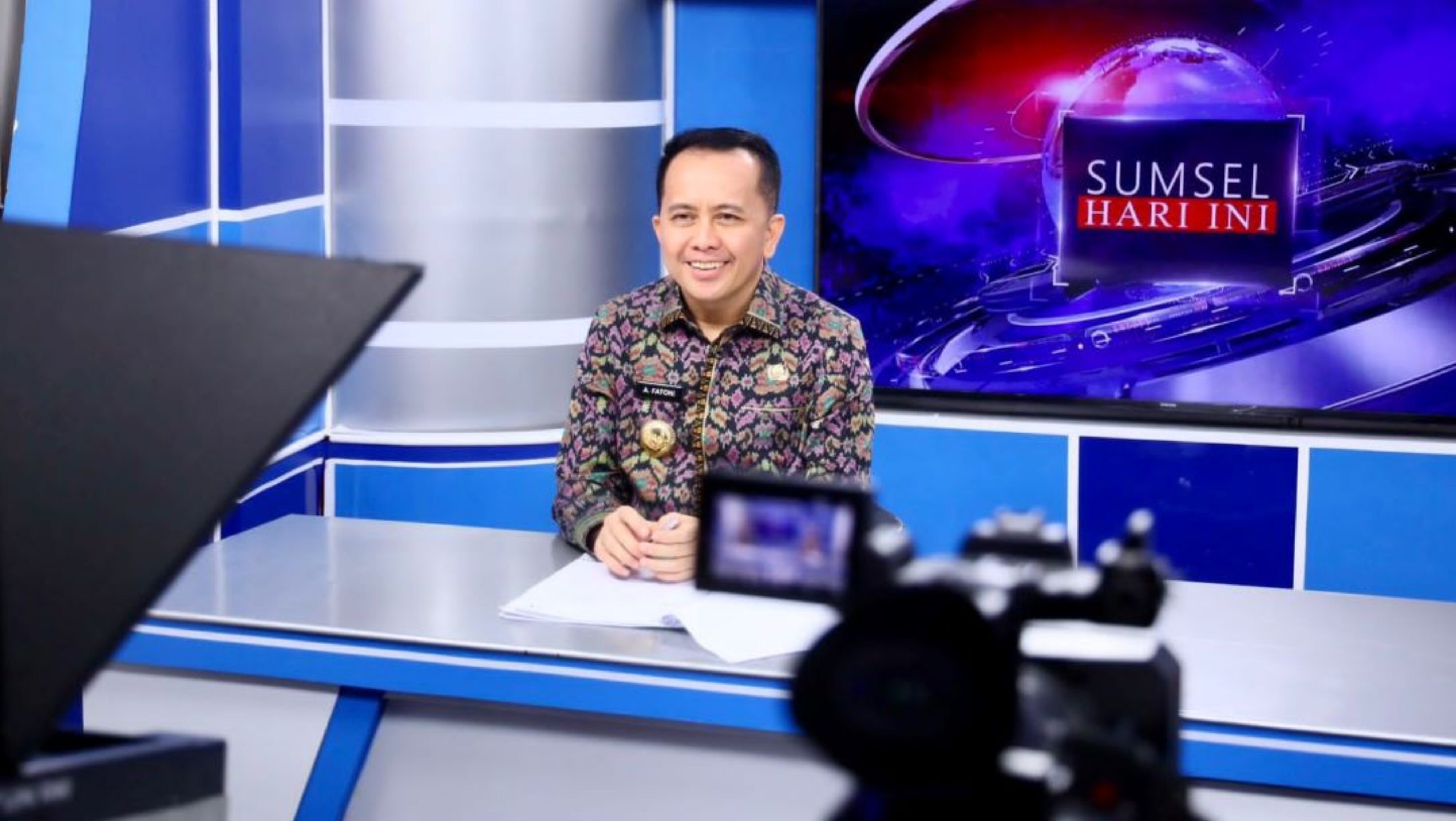 Pj Gubernur Agus Fatoni Jadi Pembawa Berita di TVRI Sumsel