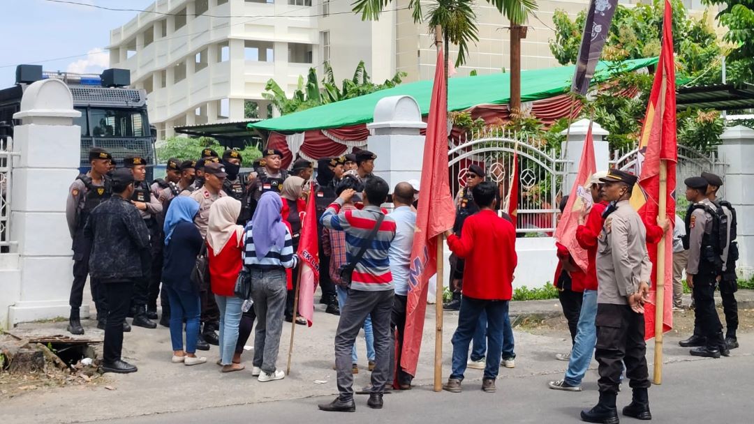 Pergantian Komisioner KPU Lotim Diwarnai Aksi Demonstrasi, LMND Sebut Adanya Dugaan Tipilu