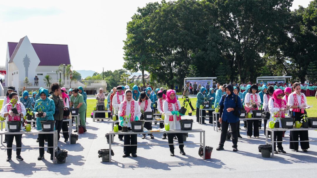 Dihadiri Ibu Negara dan Ibu Wury Ma’ruf Amin, TP PKK Pusatkan Gerakan Tanam Cabai di Kabupaten Bogor