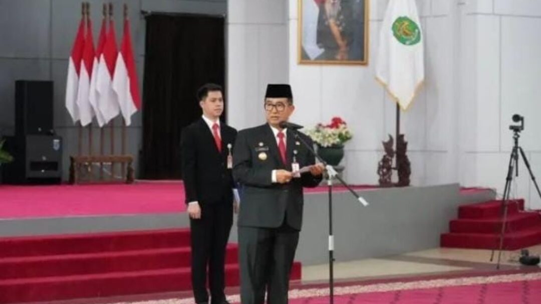 Lantik 8 Pejabat Pimpinan Tinggi Pratama Lingkup Pemprov Kaltim, Akmal Berpesan Optimalkan Peran dan Kolaborasi Dalam Hadapi Isu Global