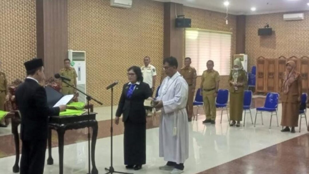 Pj. Bupati Resmi Lantik Sudarsih Sebagai Kadis Dukcapil Pringsewu