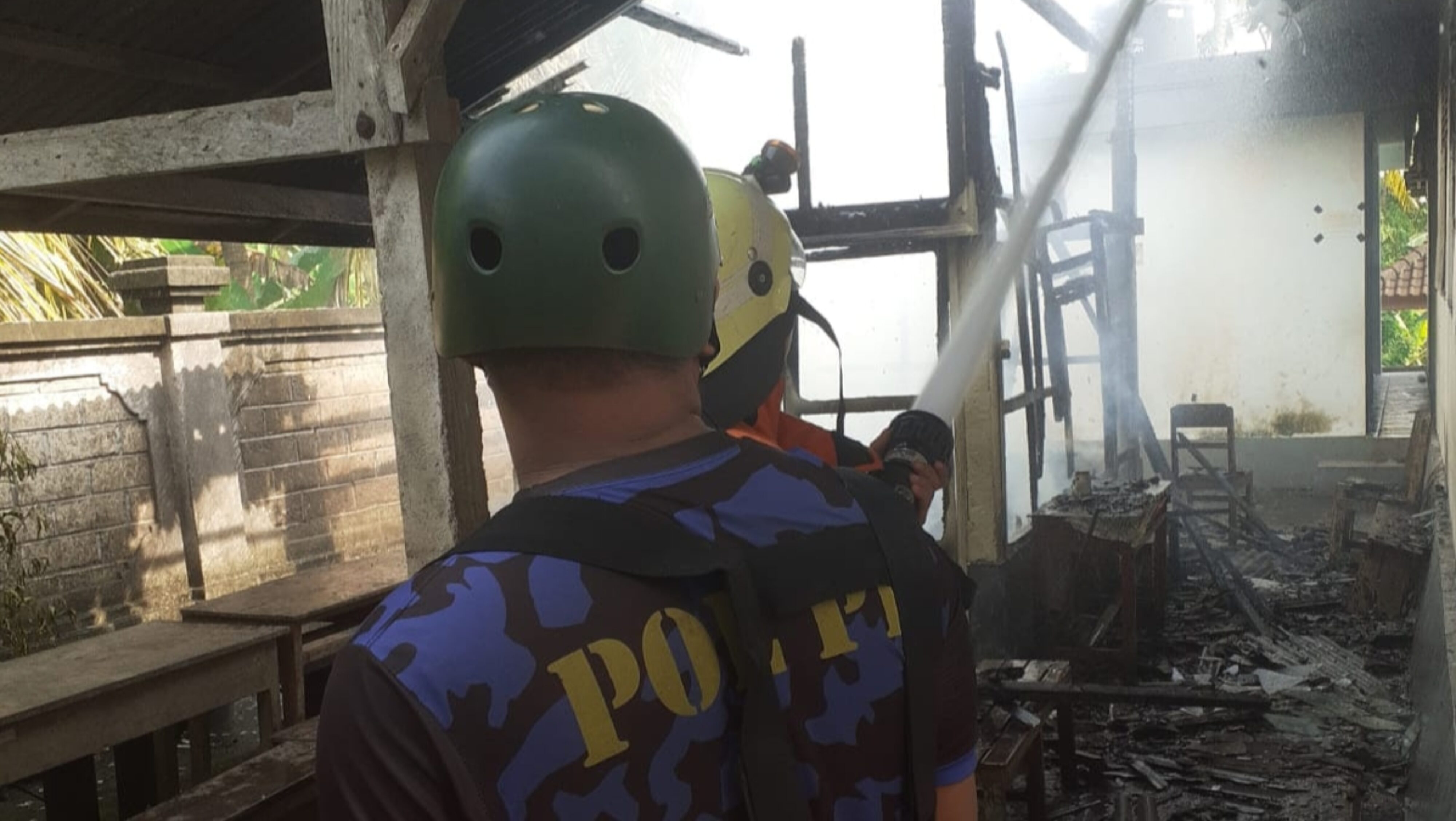 Diduga Gegara Api Dupa, Kantin SDN di Jembrana Ludes Terbakar