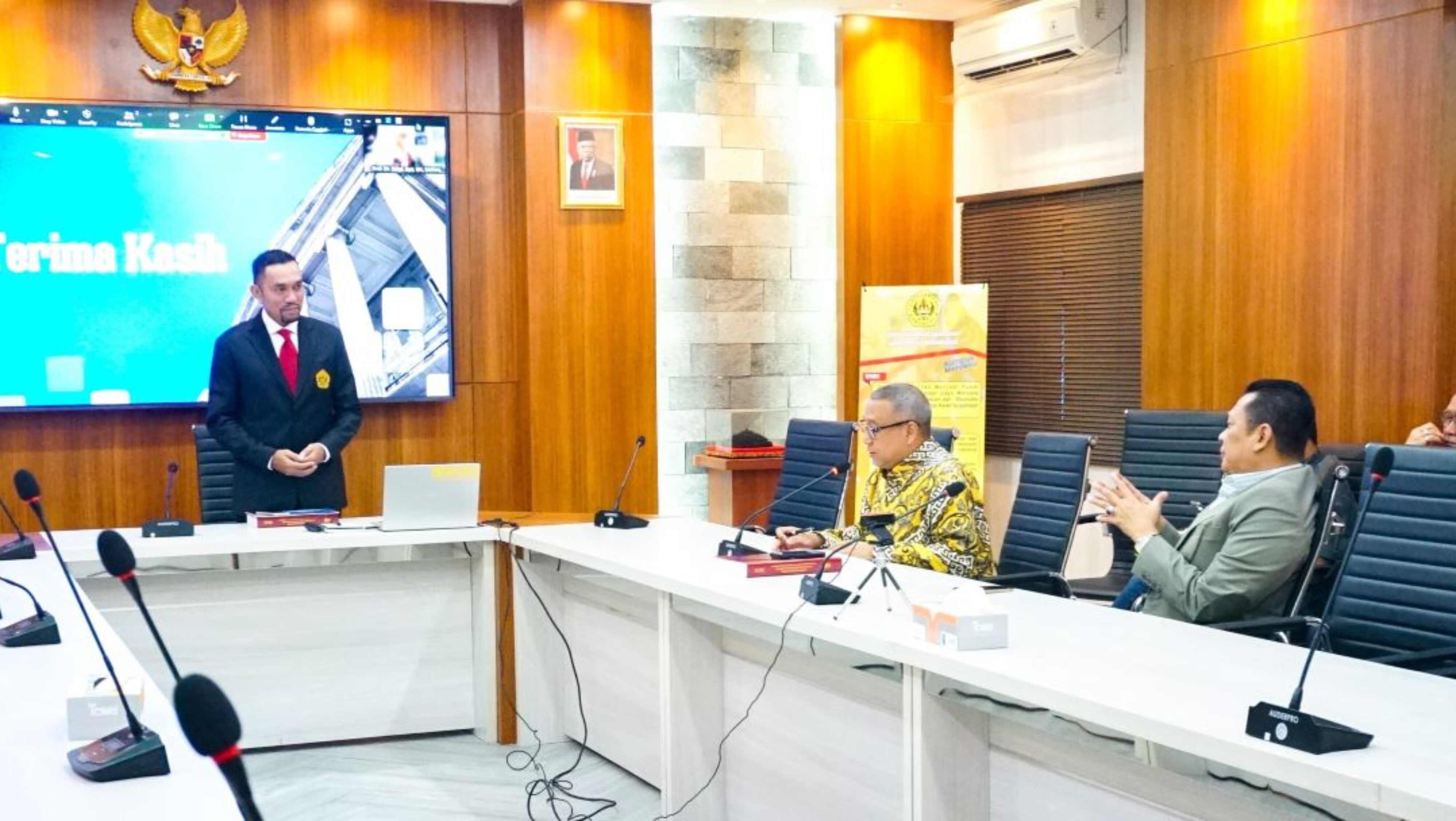 Uji Seminar Hasil Riset Disertasi Wakil Ketua Komisi III DPR RI Sahroni, Ketua MPR RI Bamsoet Dukung Pemberantasan Korupsi Melalui Prinsip Ultimum Remidium