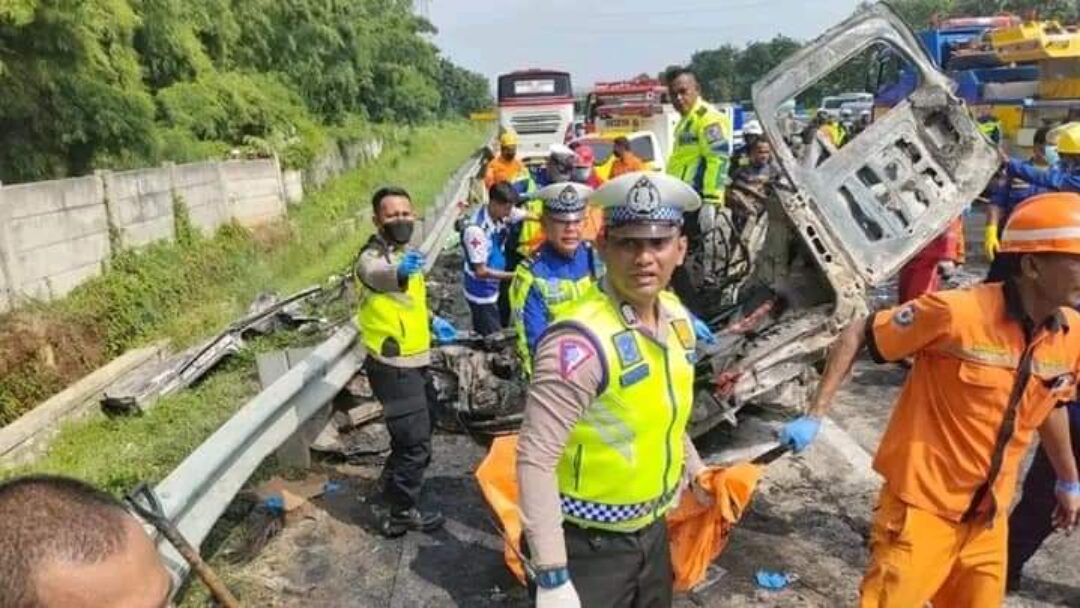 Kecelakaan Maut di Tol Jakarta-Cikampek, 12 Orang Tewas, 7 Pria dan 5 Wanita 