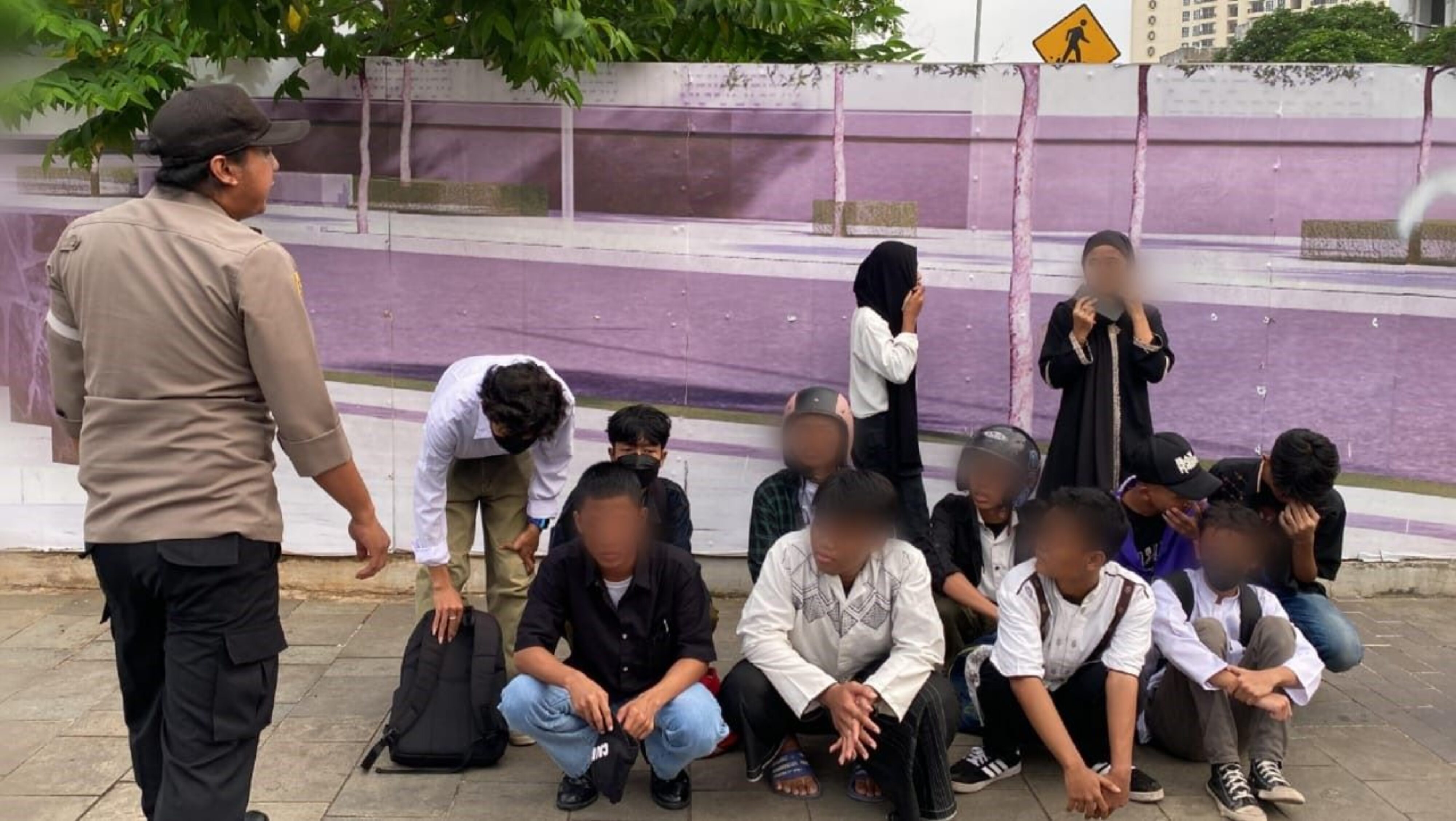 Konvoi Buka/Takjil On The Road Bawa kembang Api/Hand Flare, Sejumlah Pelajar Diamankan Petugas