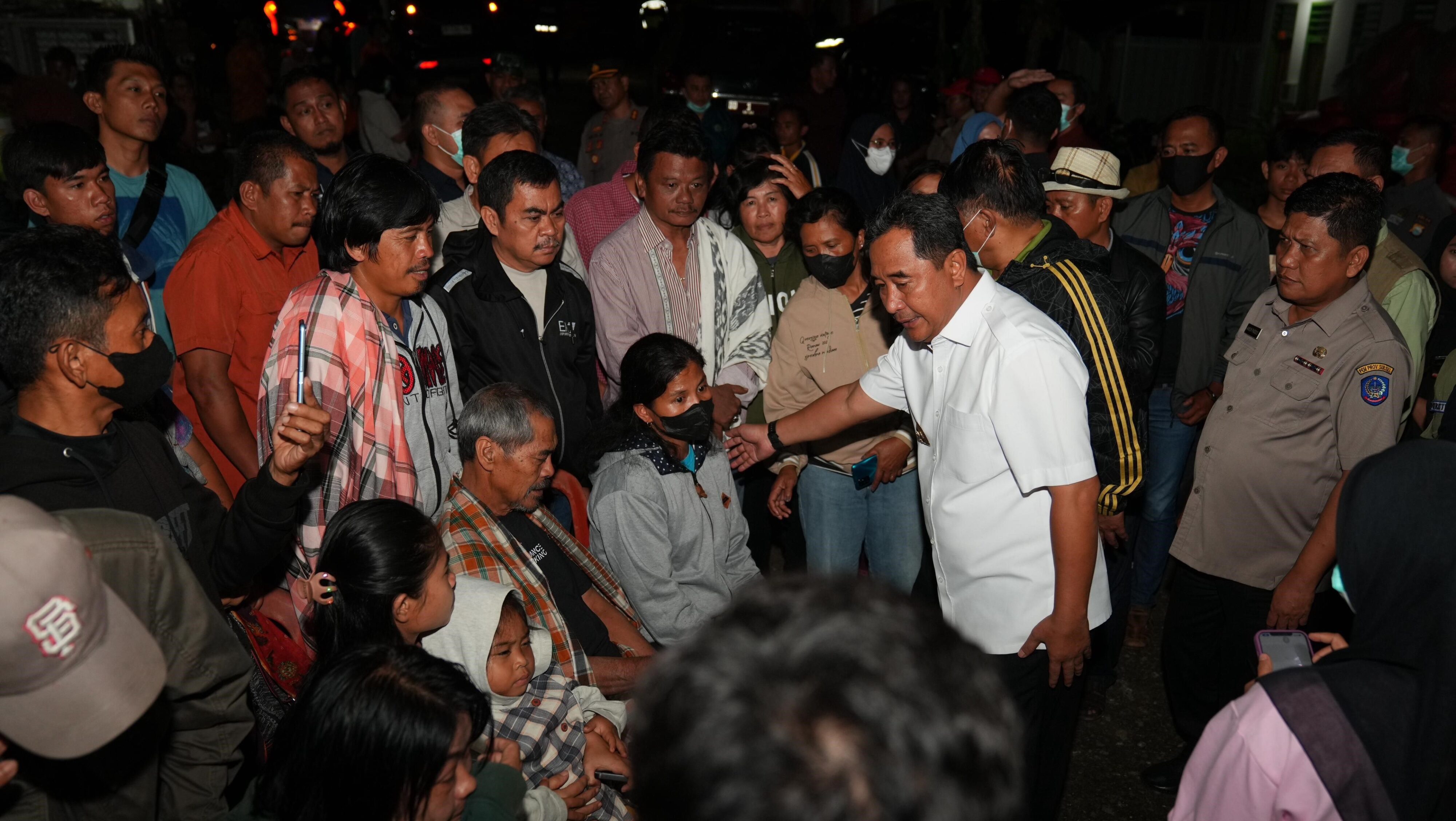 Tana Toraja Berduka, Pj Gubernur Bahtiar Kunjungi Korban Dan Serahkan Bantuan