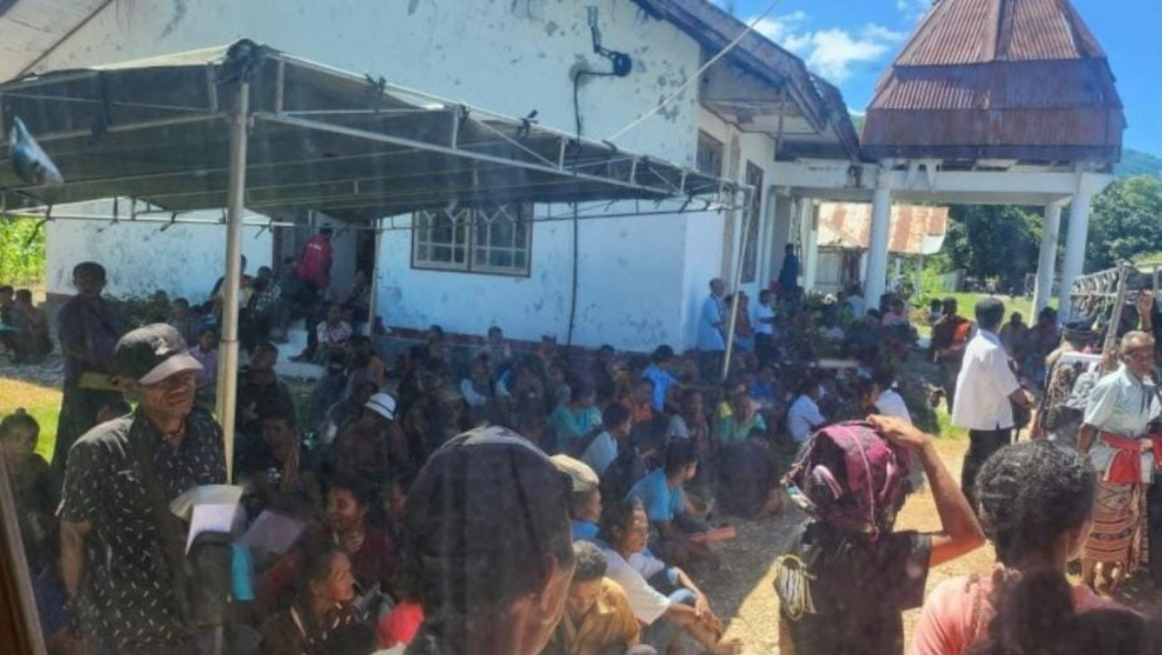 Tim Jebol 3T Dukcapil Serahkan 5.305 Dokumen Adminduk Di Timor Tengah Selatan-NTT