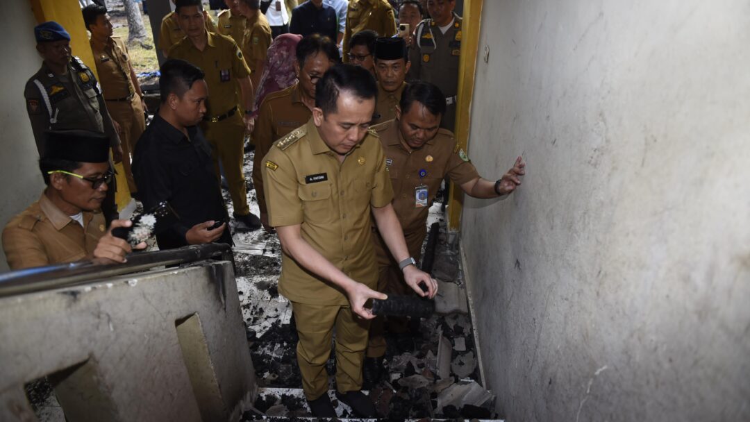 Pj Gubernur Agus Fatoni Janji Segera Renovasi Bangunan Asrama SMAN 3 Kayuagung OKI yang Terbakar