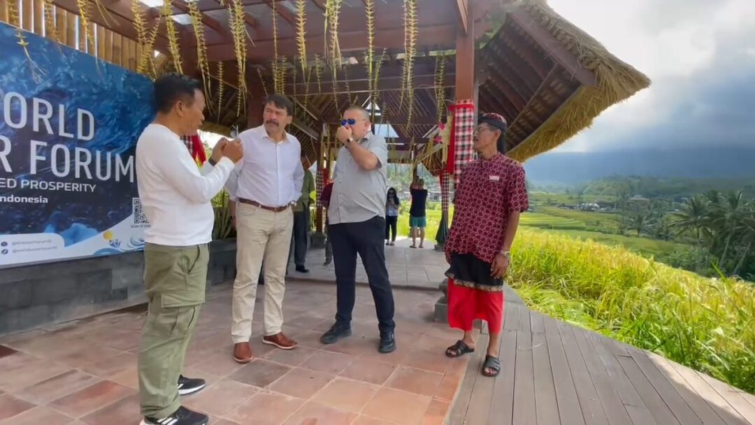 Mantan Presiden Hungaria Kunjungi Jatiluwih, Terkesan Pada Sawah Terasiring