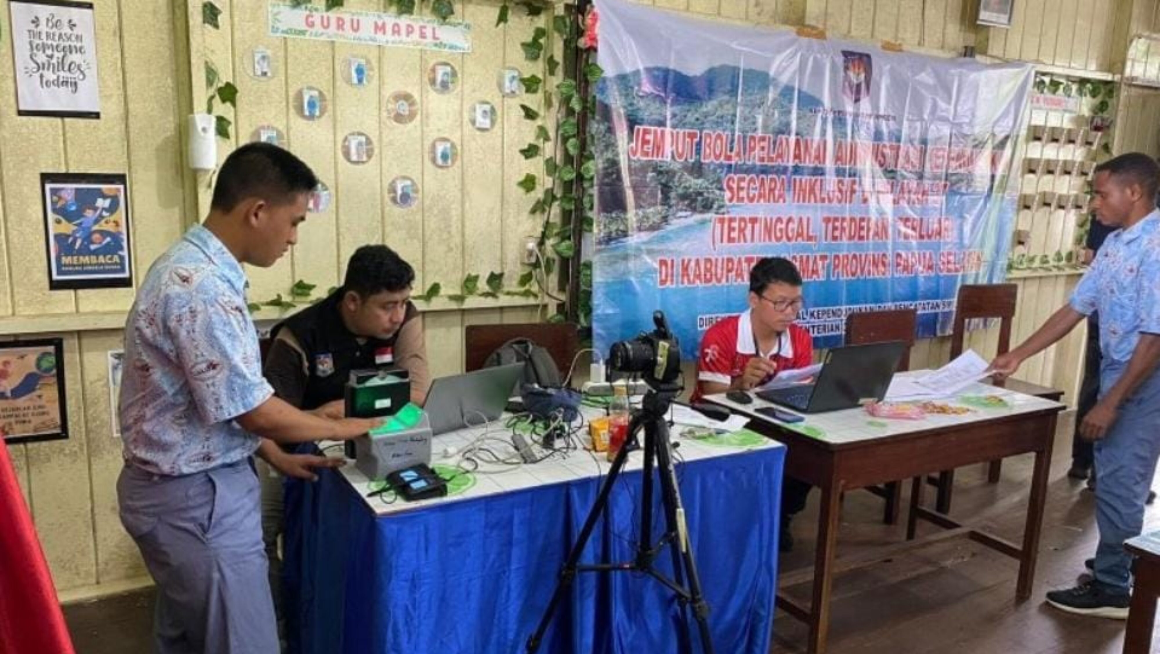 Dukcapil Jemput Bola di Asmat: 1.246 Dokumen Kependudukan Diterbitkan