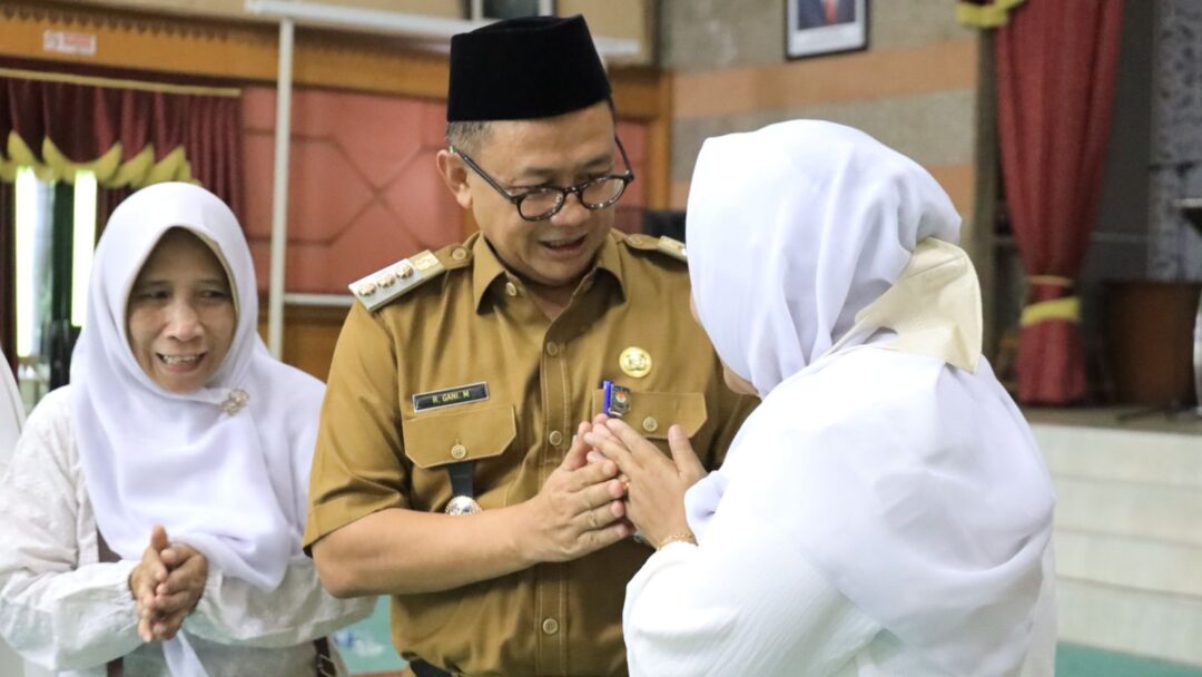 Pj Wali Kota Bekasi Lepas Aparatur Pemerintah Kota Bekasi Dalam Menunaikan Ibadah Haji