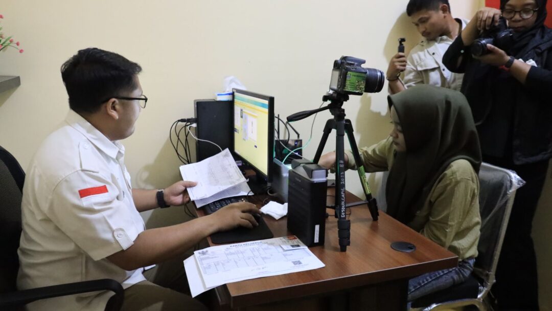 Perekaman KTP Sudah Bisa Di Kelurahan, Pj Wali Kota Bekasi Langsung Launching Administrasi Kependudukan On The Spot