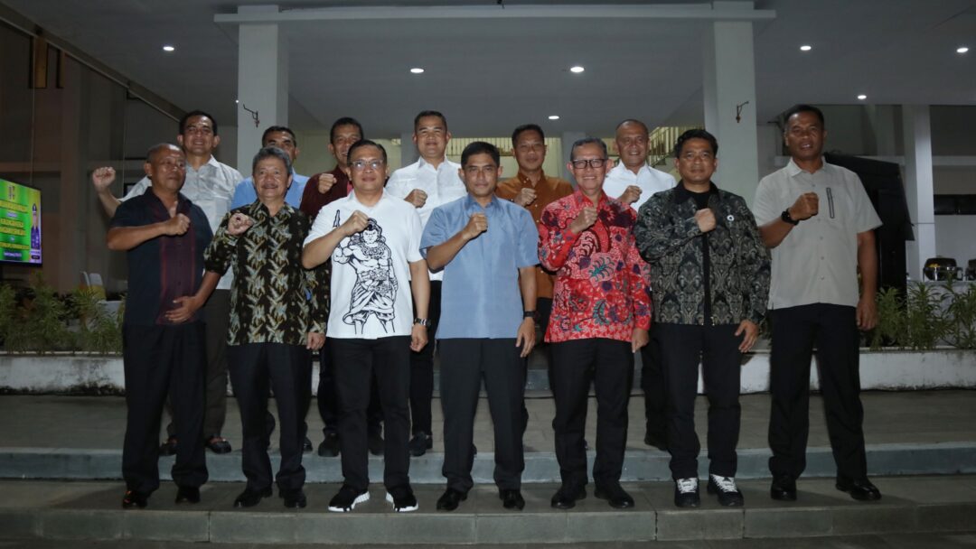 Gubernur Arinal Gelar Silturahmi Dan Ramah Tamah Dengan Pangdam II/Sriwijaya Mayor Jendral TNI Naudi Nurdika Di Mahan Agung