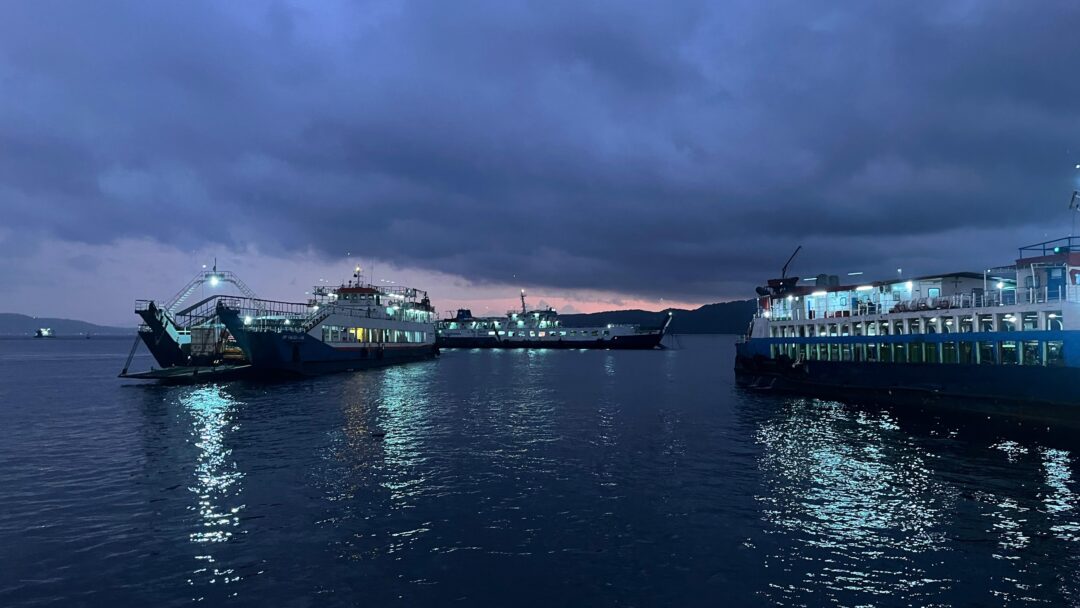 KMP Gerbang Samudera 5 Kandas Di Dekat Dermaga LCM Gilimanuk