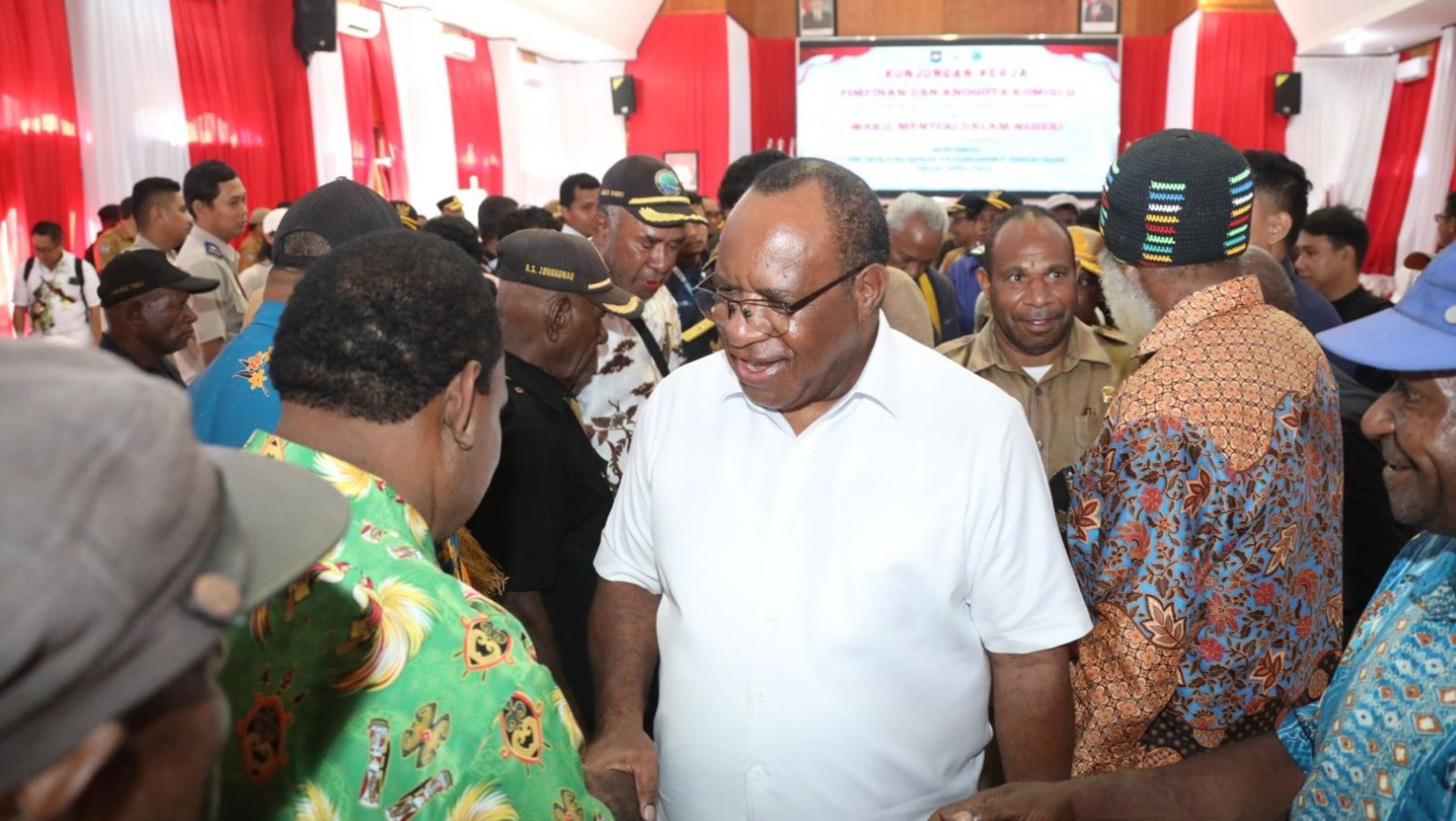 Tinjau Lokasi Pembangunan Pusat Pemerintahan Di Provinsi Papua Tengah, Wamendagri Tegaskan Komitmen Soal Papua