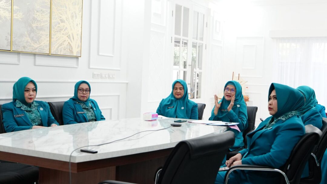 Usai Dilantik, Ninuk Triyanti Zudan Silaturahmi Virtual Bersama Pengurus PKK Dan Dekranasda Kabupaten/Kota Se Sulsel