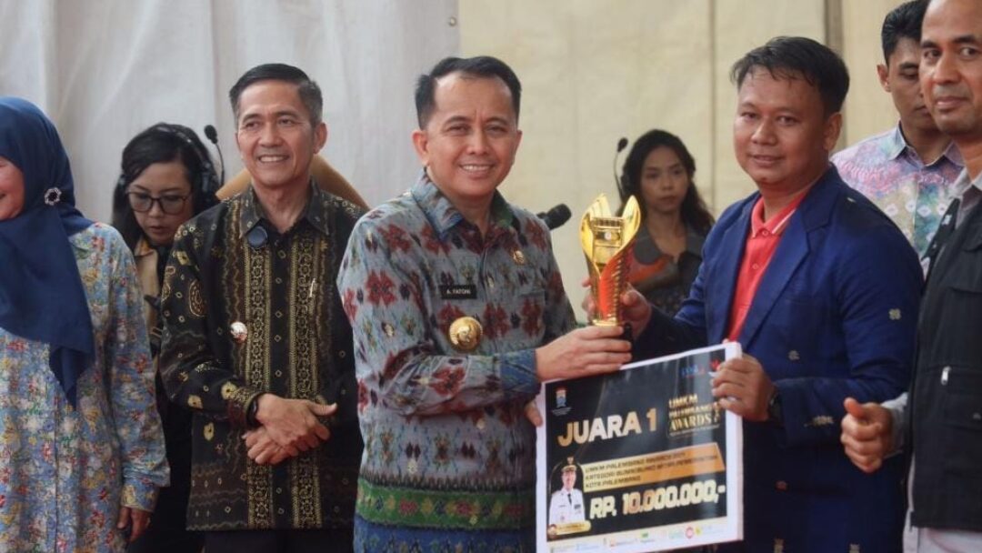 Serahkan Penghargaan UMKM Palembang Awards, Pj Gubernur Fatoni Ajak Masyarakat Sukseskan BBI dan BBWI