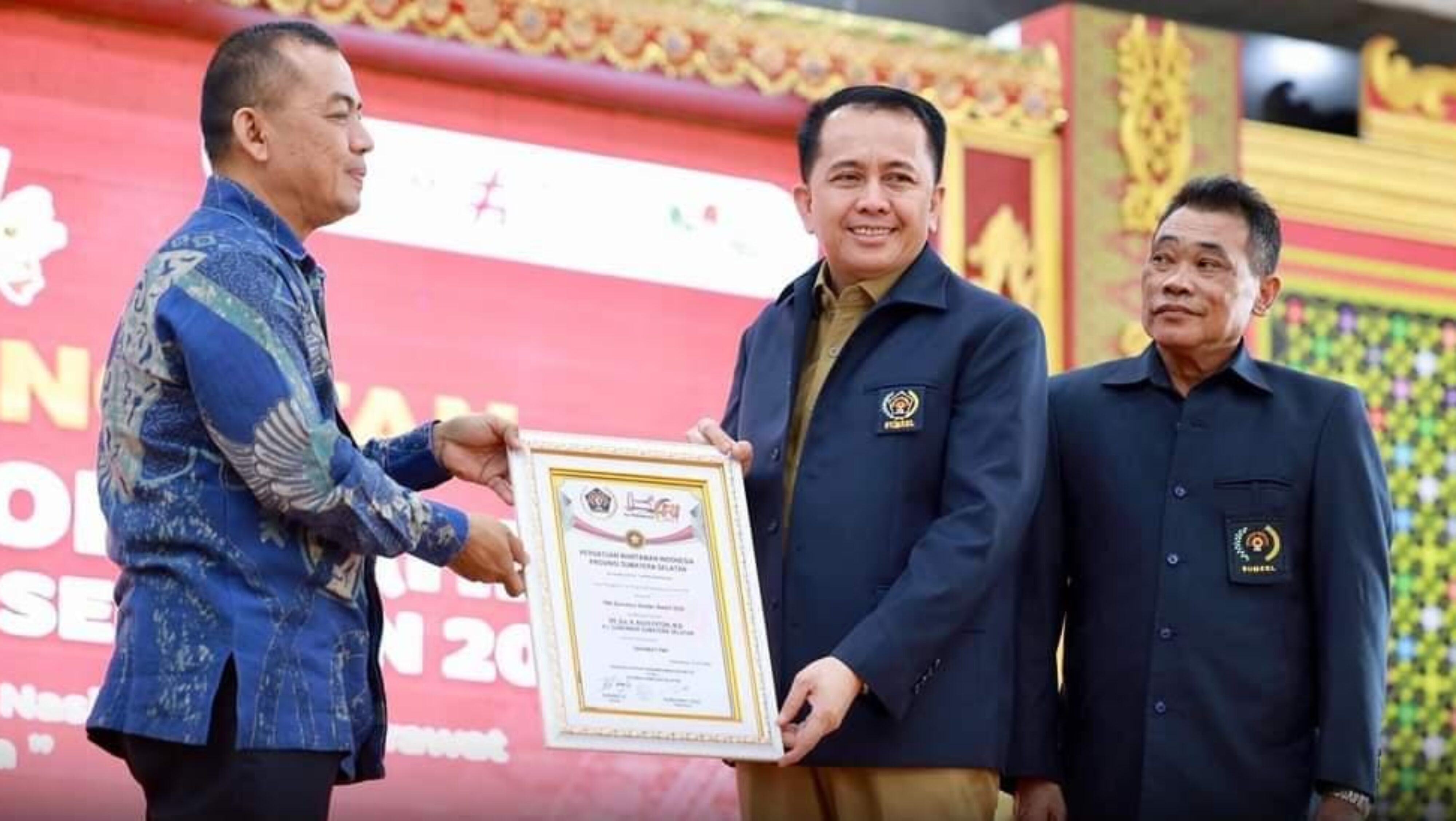 Pj Gubernur Sumsel Agus Fatoni Terima Penghargaan Dari PWI