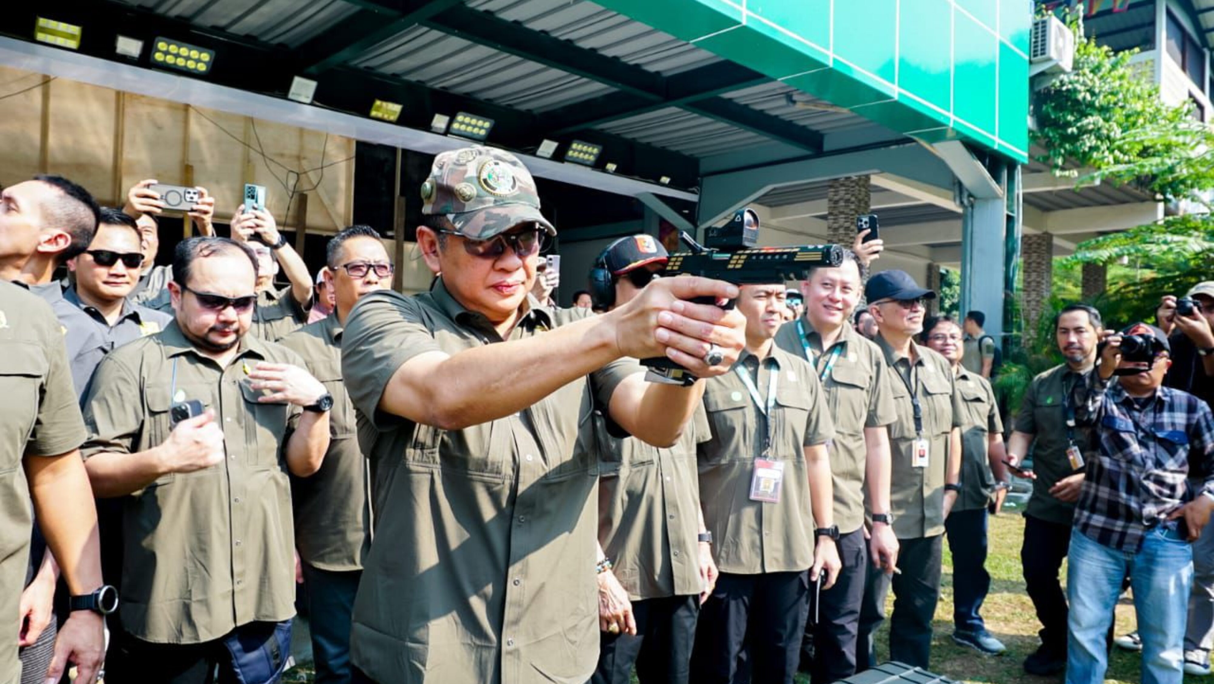 Ketua MPR RI Bamsoet Ingatkan Pentingnya Penerbitan Peraturan Pemerintah Tentang Perizinan Senjata Api Beladiri Sipil Non-Organik TNI/Polri