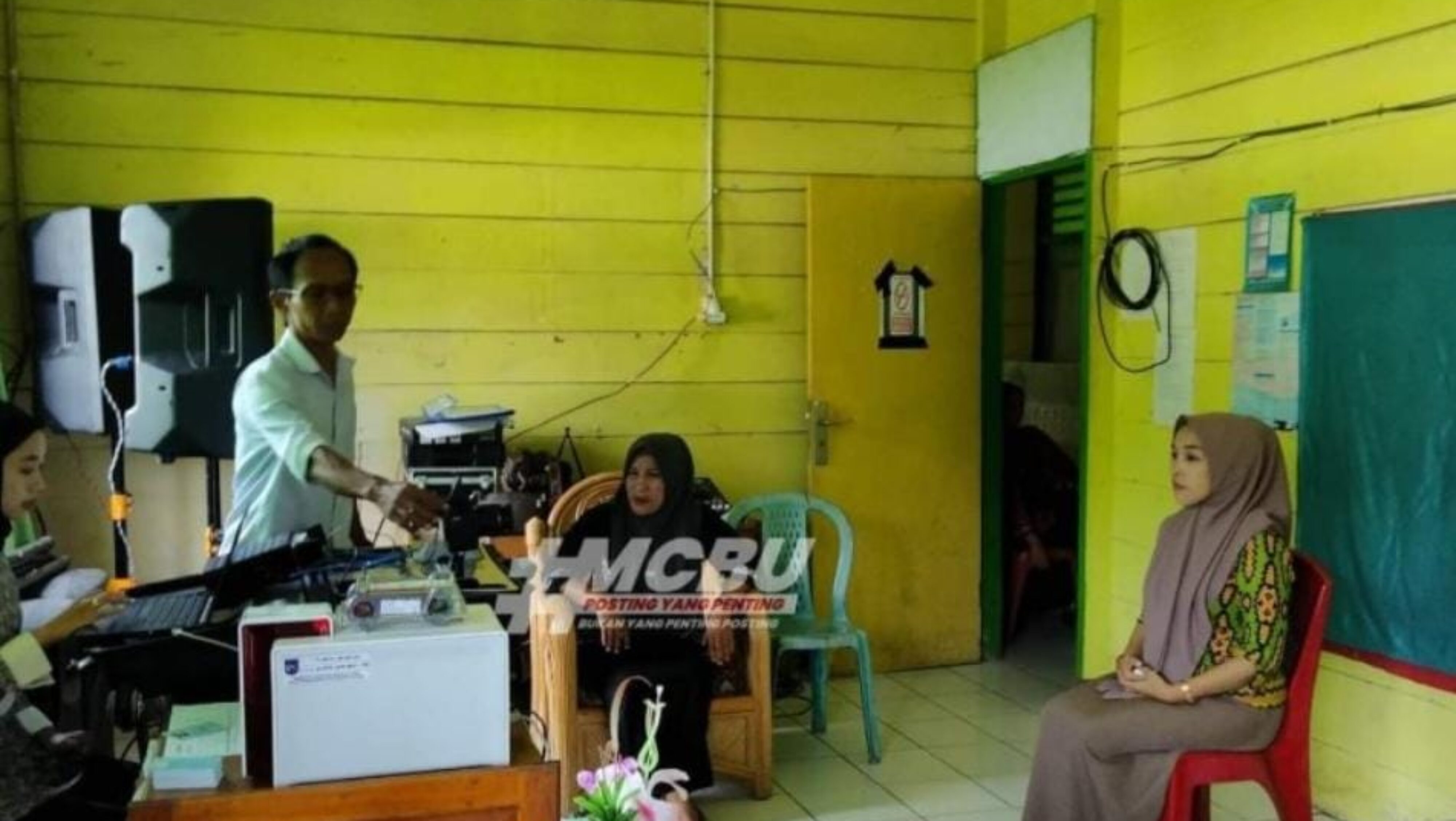 Dukcapil Bengkulu Utara Tak Luput Jemput Bola Layani Adminduk Di Kecamatan Terjauh